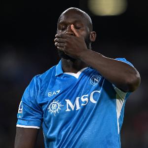 欧冠决赛买球-意媒：那不勒斯考虑因伤暂时不为卢卡库注册，霍伊伦是最热门替身