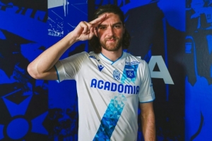 欧冠决赛下注-官方：欧塞尔签下28岁智利国脚中卫塞拉尔塔 据悉转会费200万欧