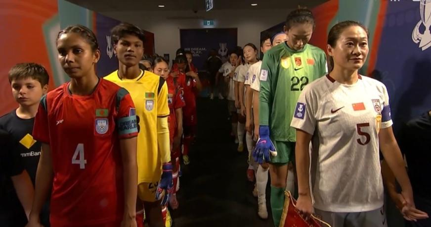 欧冠决赛投注-中国女足2-0不足喜！赢球被骂，名嘴点评一针见血，小组第一难了