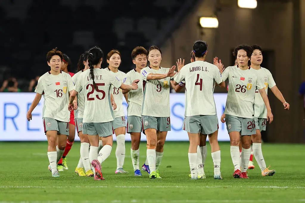 欧冠决赛买球-又菜又懒的混子教练！被米利西奇浪费两年，女足展现惊人下滑速度