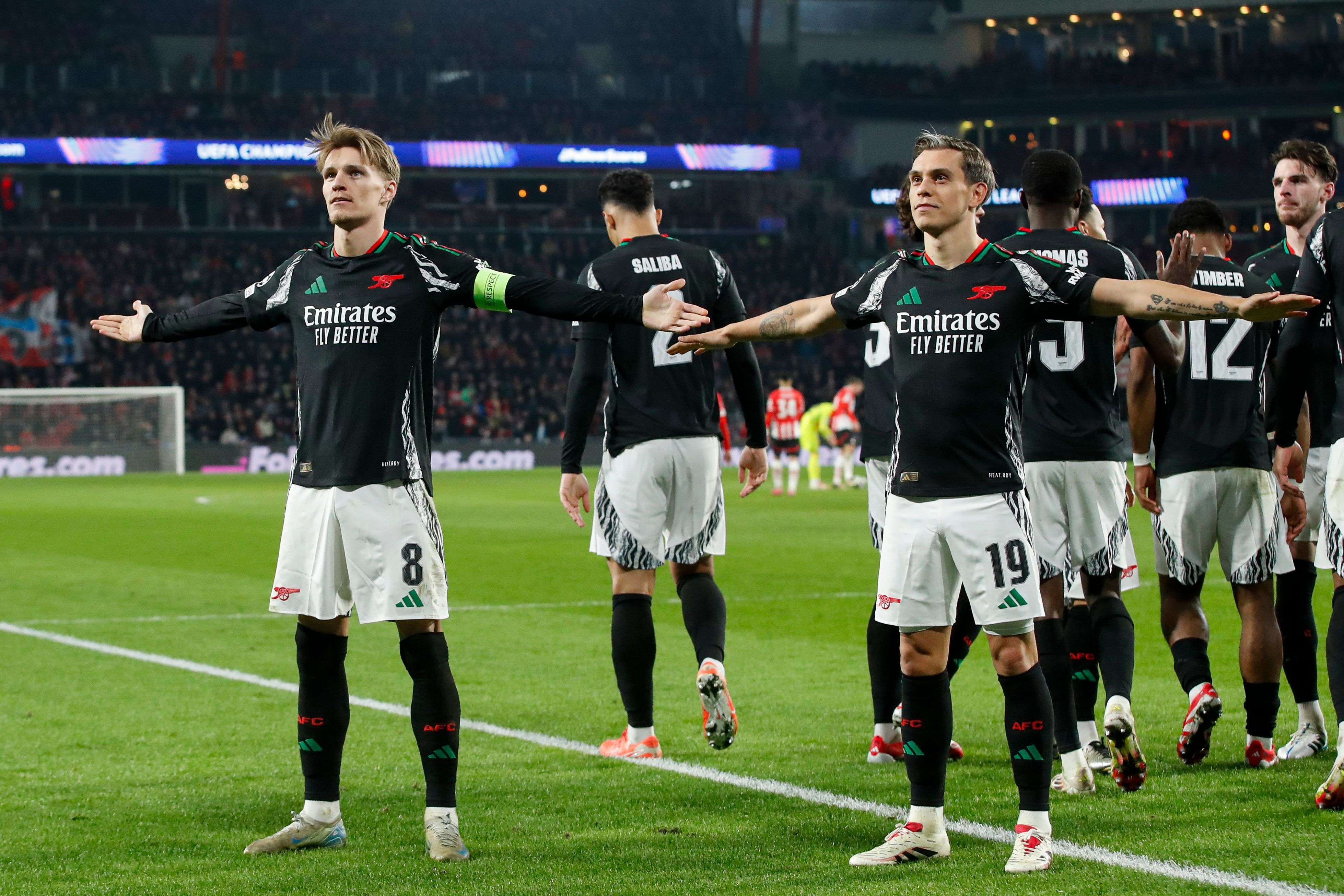 欧冠决赛-标晚报阿森纳伤情：厄德高和特罗萨德有望对阵勒沃库森时复出